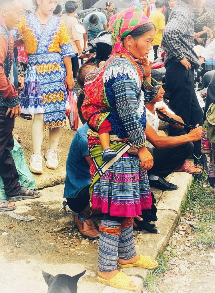 Hmong fioriti mercato domenicale di Bac Ha